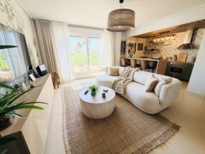 Stylish Upgraded Apartment – La Torre Golf Resort